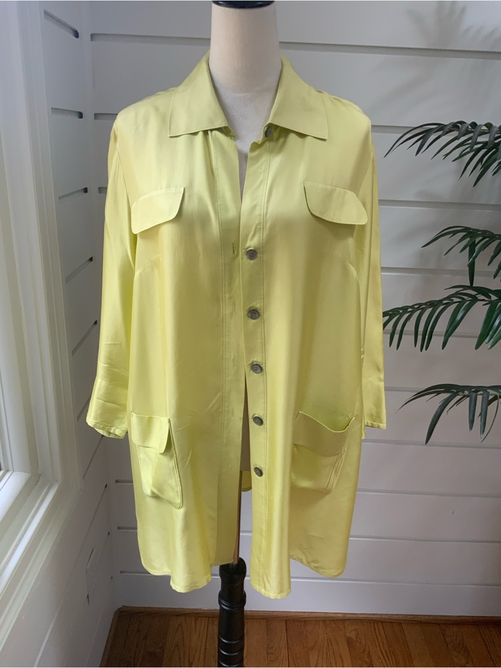 Plus Size Jones New York 100% Silk Blouse Size 16